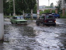 в славянске разбираются с последствиями ливня